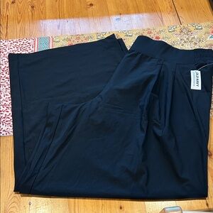 Old Navy Wide Leg Pants Sleektech Go-Dry black NWT